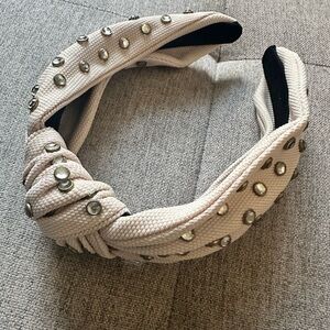 Unbranded Jeweled Knotted Headband Crystal
Please check color and condition